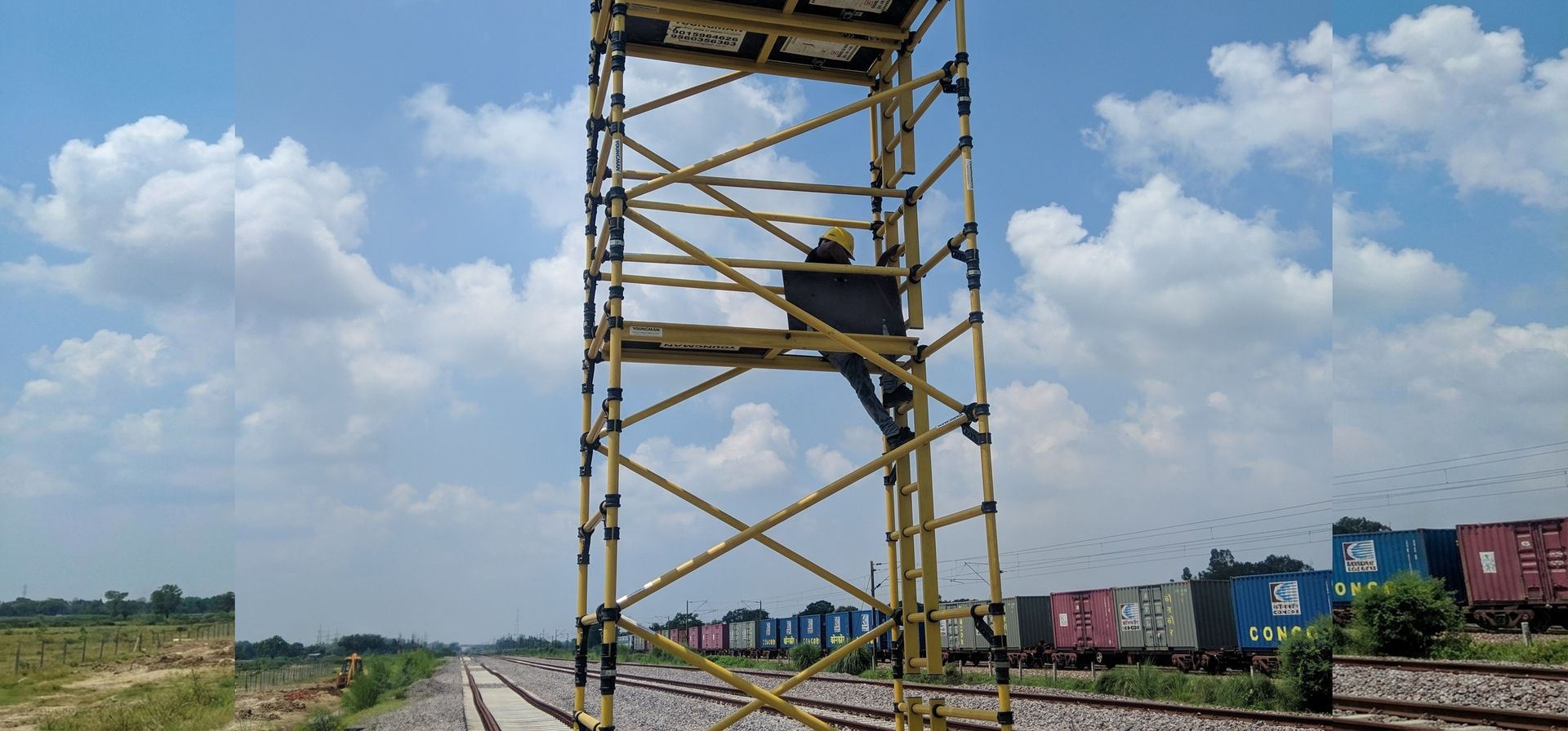 Railway and metro track scaffolding access